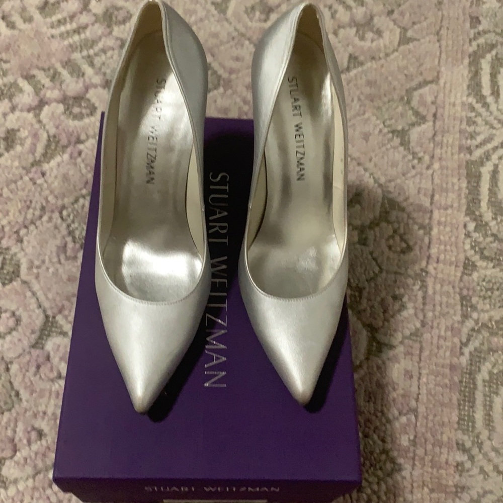 Silver pump shoes